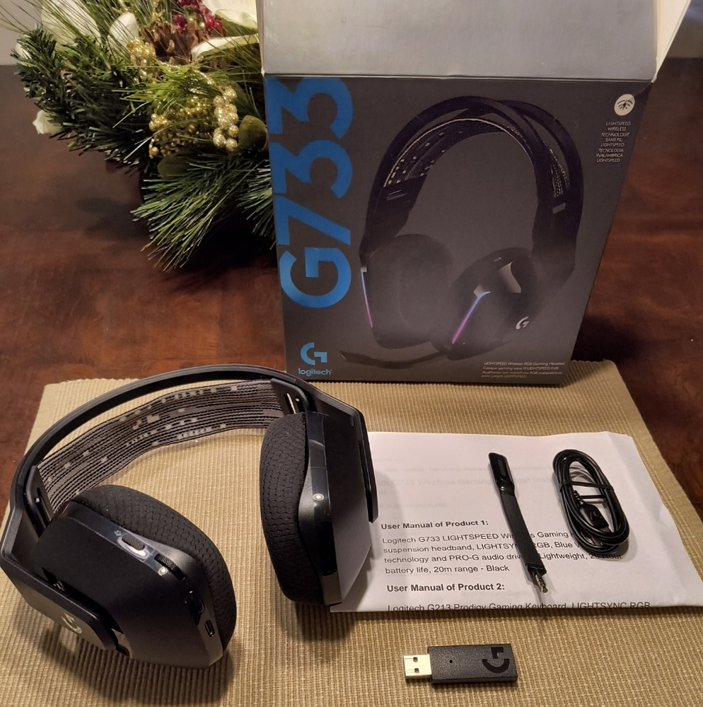 Logitech G733 Lightspeed Wireless Gaming Headset